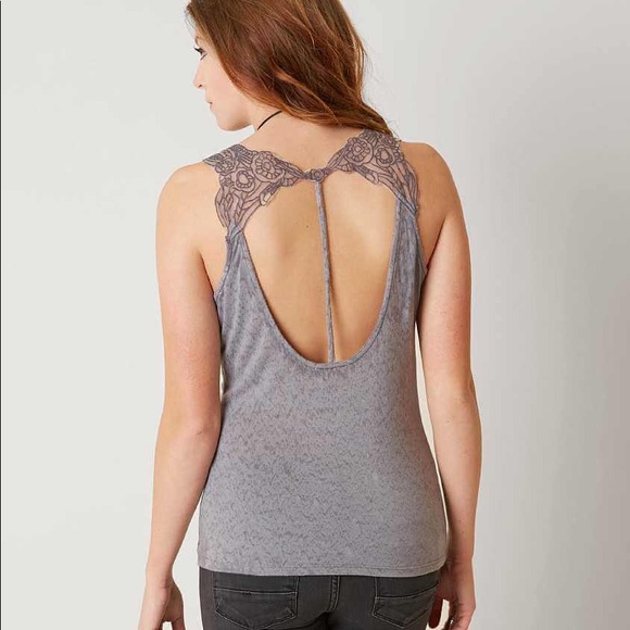 Gimmicks Tank - Picture 2 of 5